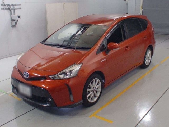 30096 Toyota Prius alpha ZVW41W 2014 г. (CAA Chubu)